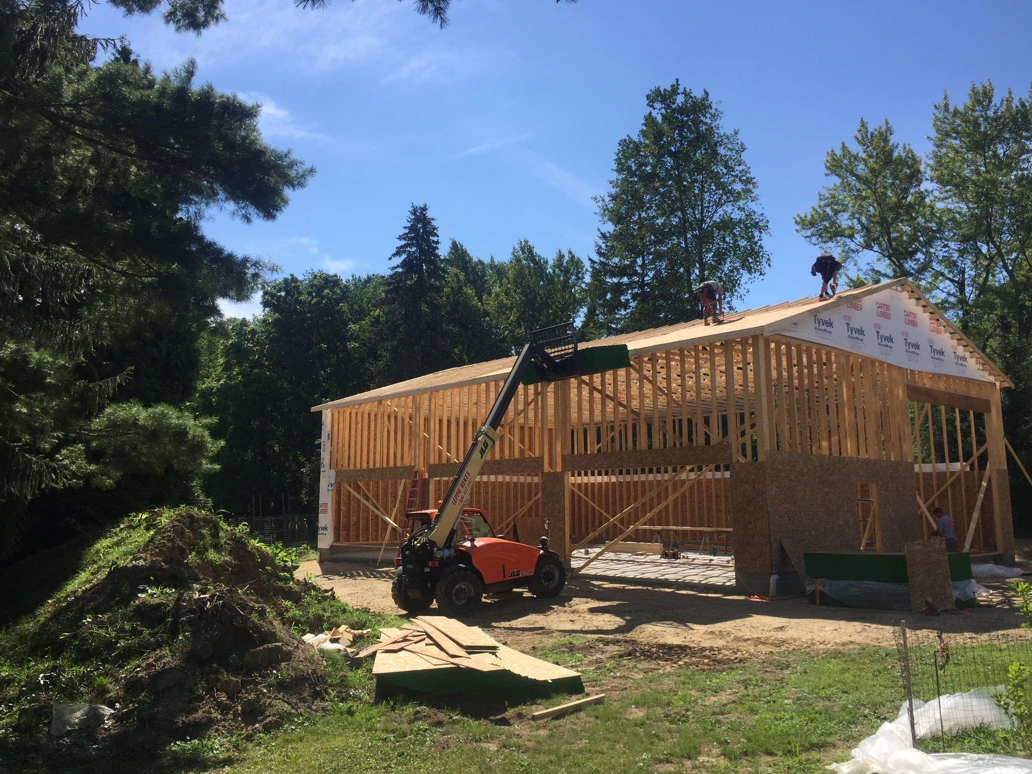 Pole barn constuction by Deckmaster
